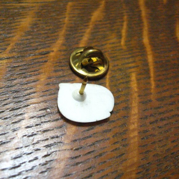 Real Dairy Logo Lapel Pin - Picture 4 of 4